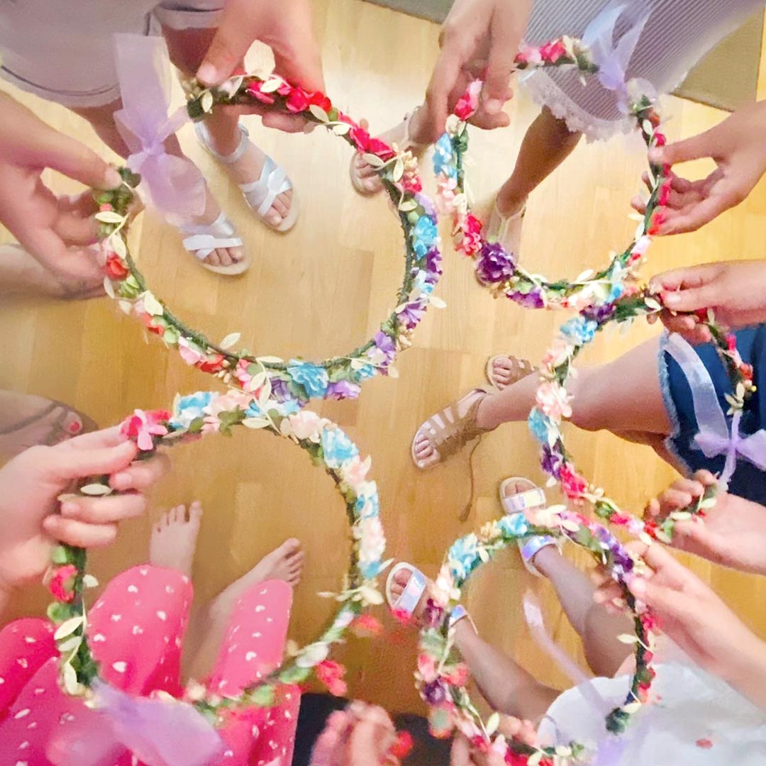 TALLER-DE-DIADEMAS-DE-FLORES